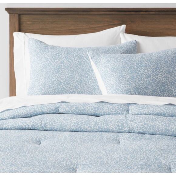 Threshold Cotton Comforter Set Quilted Floral Pattern OEKO-TEX, Blue, King